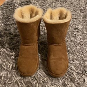 Ugg Bailey bow boot. Girls Sz 5 = womens Sz 7